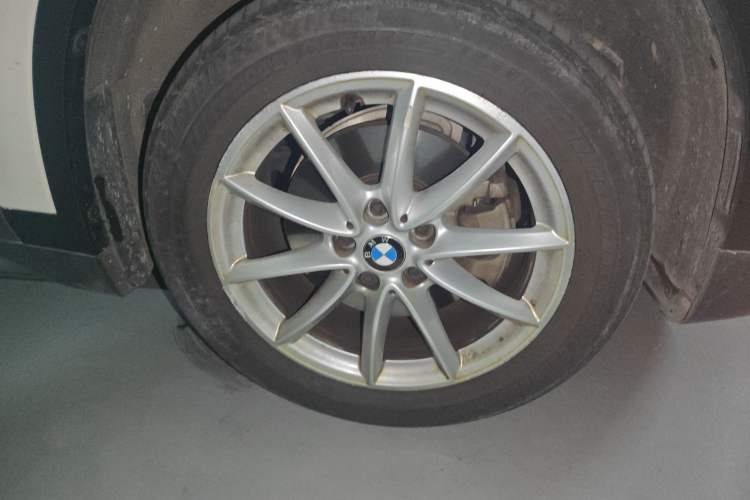 Used BMW X1 2016 sDrive18Li Fashion Model Right Front Wheel Hub
