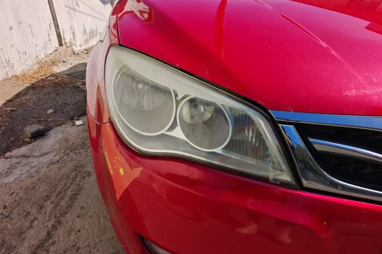 Used Roewe 350 2012 1.5L Manual New Year Special Value Edition Right Front Headlight