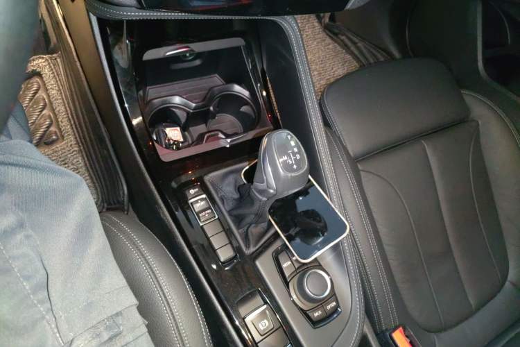 Used BMW X1 2018 sDrive18Li Luxury Model Gear Lever