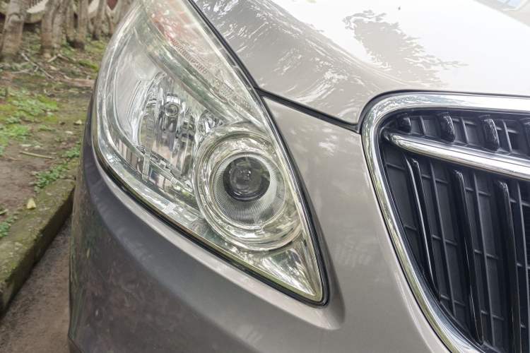 Used Buick GL8 2018 28T Luxury Model China VI Standard Right Front Headlight