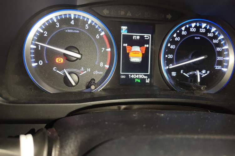 Used Toyota Highlander 2018 2.0T Four-Wheel Drive Luxury Edition 7 Seats China V Emission Standard