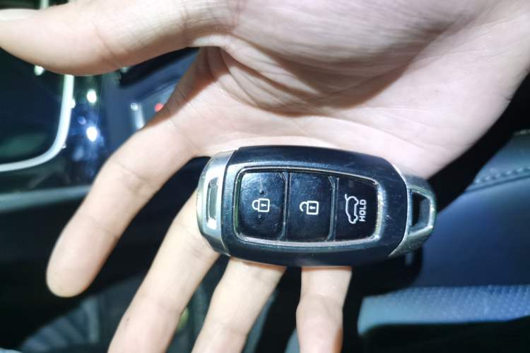 Used Hyundai Santa Fe 2020 380 TGDi Automatic Two-Wheel Drive GLS Luxury Edition Vehicle Key