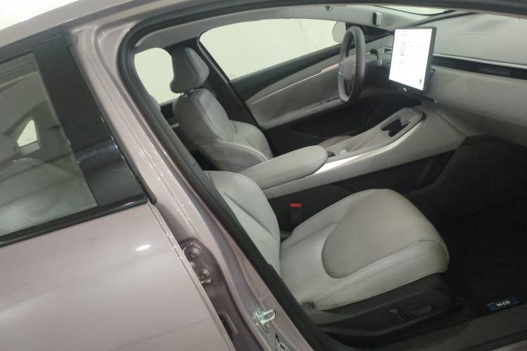 Used XPeng MONA M03 2025 600 with Ultra-Long Range Max Right Front Seat