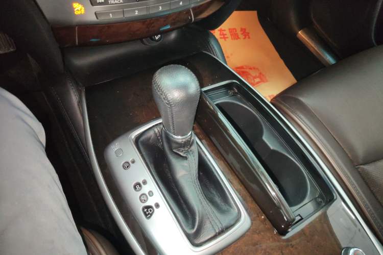 Used Infiniti QX60 2014 2.5 S/C Hybrid Two-Wheel Drive Excellence Edition