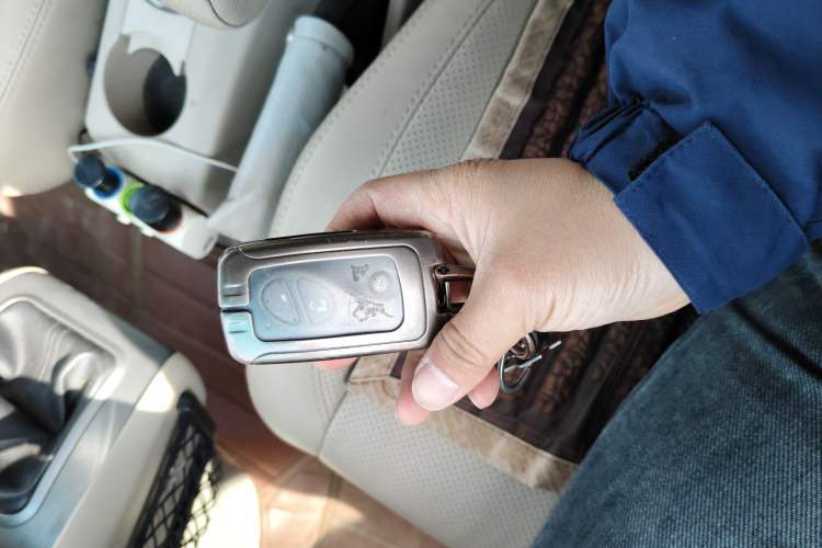 Used BYD S6 2013 Platinum Edition 2.0L Manual Luxury Model
