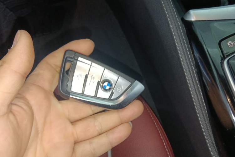 Used BMW 5 Series 2021 Restyled 530Li Leading Edition Luxury Package Vehicle Key