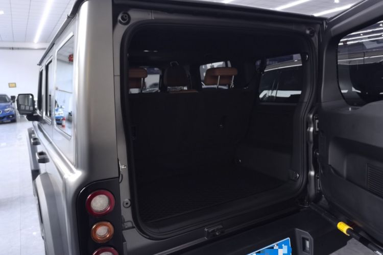 Used 212 T01 2024 2.0T Explorer
