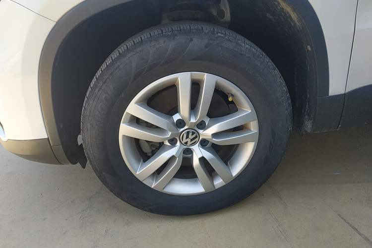 Used Volkswagen Tiguan L 2016 300TSI Automatic Two-Wheel Drive Trend Edition