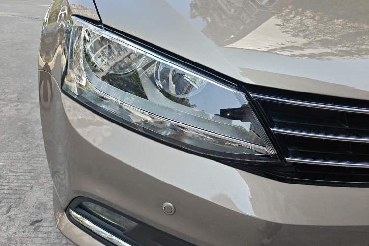 Used Volkswagen Sagitar 2018 180TSI DSG Prestige Edition Right Front Headlight