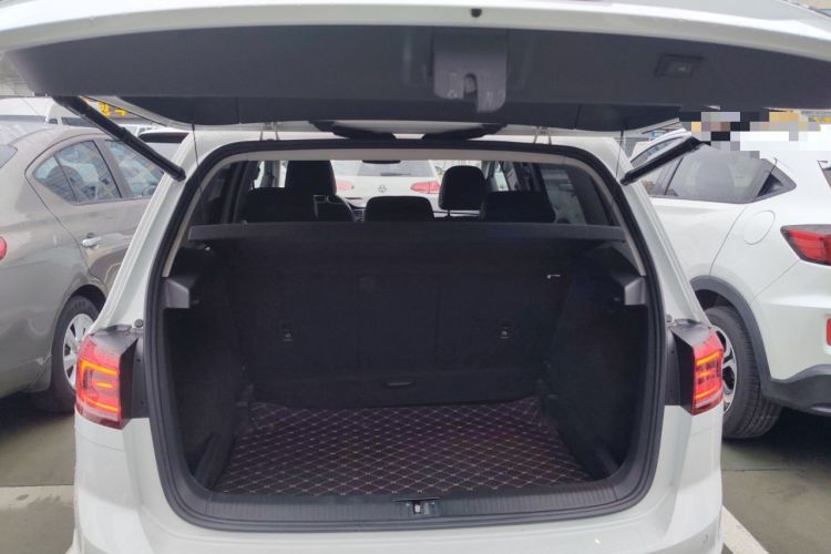 Used Volkswagen Golf Sportsvan 2018 230TSI Automatic Luxury Model
