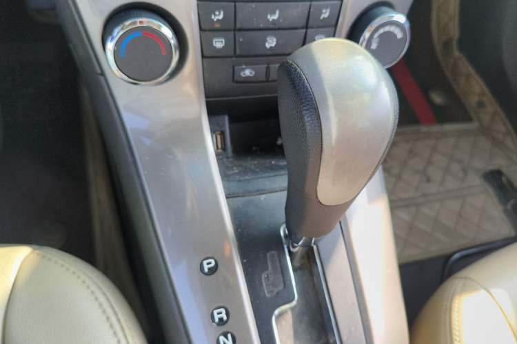 Used Chevrolet Cruze 2015 1.5L Classic SE AT Gear Lever