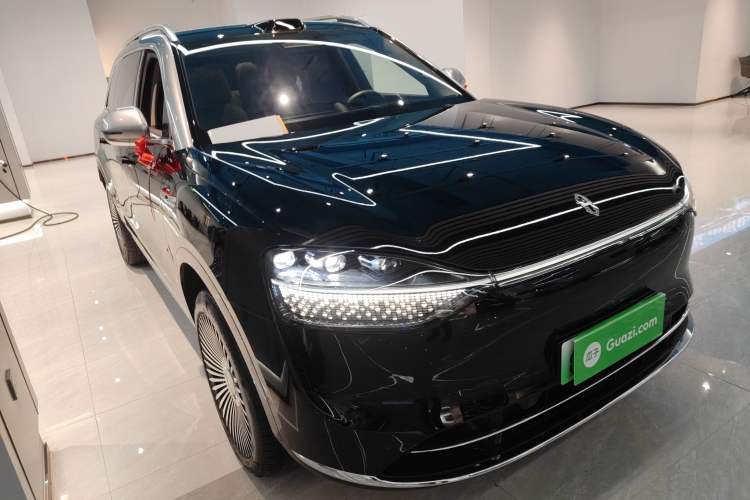 Used Hima AITO M9 2024 Range-Extended Ultra Version 52 kWh 5-Seater Model Front Right 45 Deg