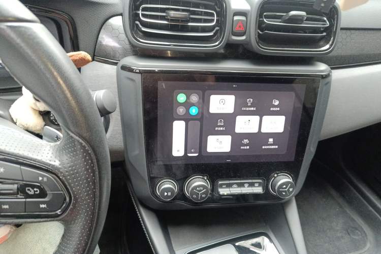 Used Lynk & Co 03 2022 2.0TD DCT JingPro Audio And AC Panel