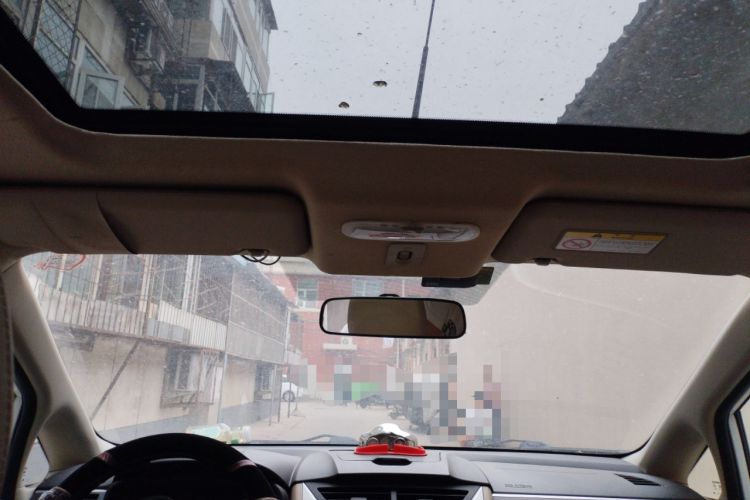 Used Venucia R50 2013 1.6L Manual Luxury Edition
