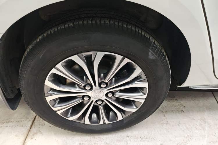Used Buick GL8 2023 Land Executive Class Smart Enjoyment Model Right Rear Wheel Hub