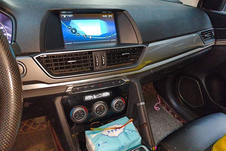 Used Haval H6 2018 Blue Label Sport Edition 1.5T Automatic Two-Wheel Drive Prestige Model Audio And AC Panel