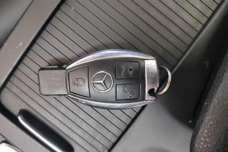 Used Mercedes-Benz C-Class 2013 C 180 Classic Grand Edition
