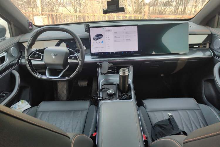 Used NETA L 2024 Extended-Range 310 Flash-Charge Red Edition
