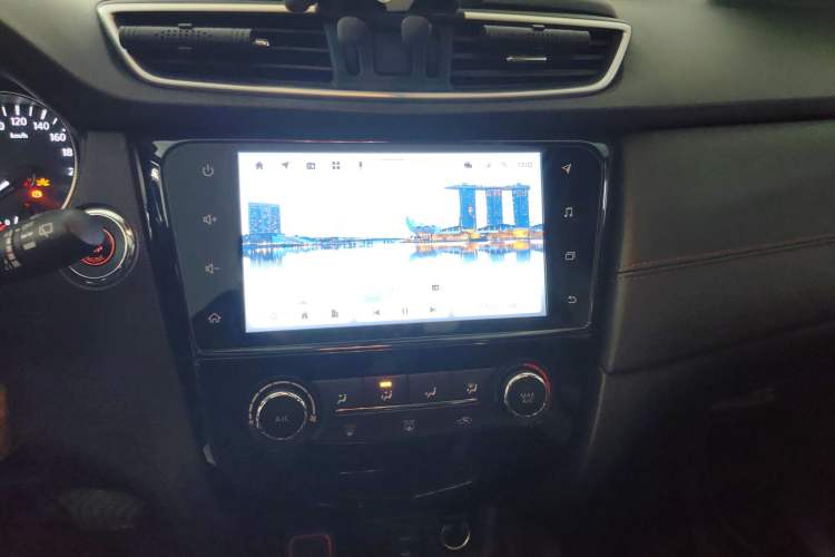 Used Nissan Qashqai 2021 2.0L CVT Luxury Edition Audio And AC Panel