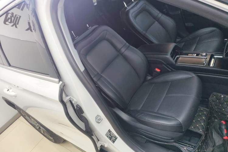 Used Lincoln Corsair 2020 2.0T Two-Wheel Drive Luxury Edition Right Front Seat