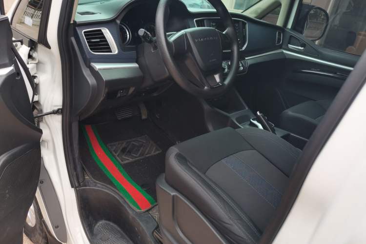 Used FORTHING Lingzhi M5 2022 Standard Version Base Model 7 Seats Driver Seat