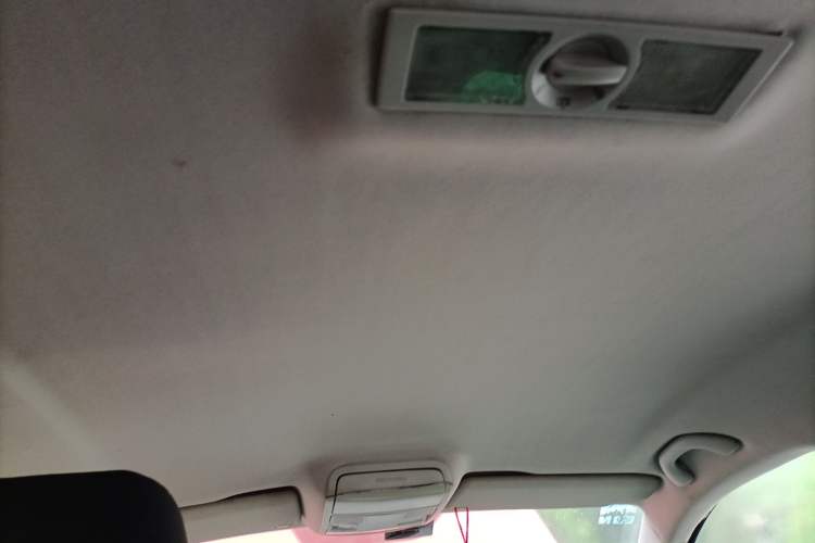 Used Volkswagen Sagitar 2012 1.6L Automatic Fashion Edition Headliner