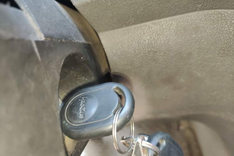 Used Wuling Hongguang 2013 1.5L Base Version
