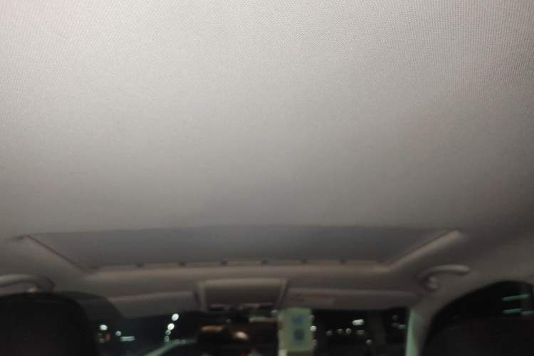 Used Volkswagen Gran Lavida 2013 1.6L Automatic Comfort Model Headliner