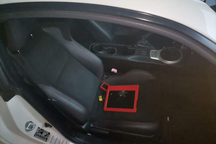 Used Toyota 86 2014 2.0L Manual Luxury Version
