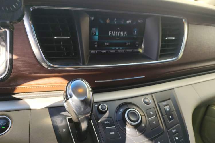 Used Buick GL8 2017 25S Luxury Version China V Standard
