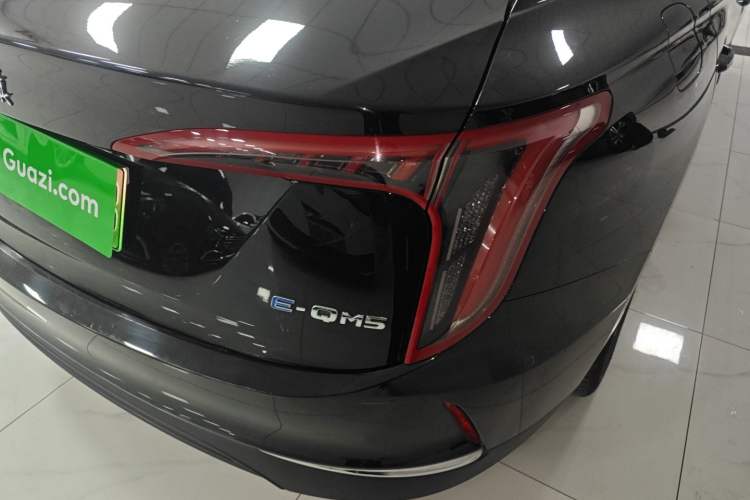 Used Hongqi E-QM5 2021 Charging Version Flagship Edition Right Rear Taillight