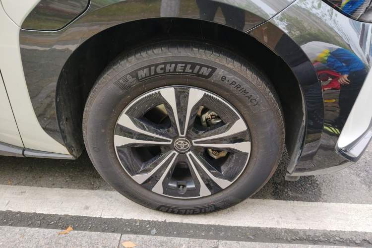 Used Toyota FAW bZ4X 2022 Two-Wheel-Drive Long-Range JOY Edition Right Front Wheel Hub