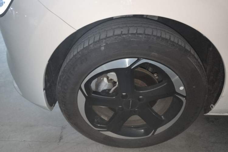 Used Dongfeng NAMMI 01 2024 New Edition 430 Plus Smart+ Left Front Wheel Hub