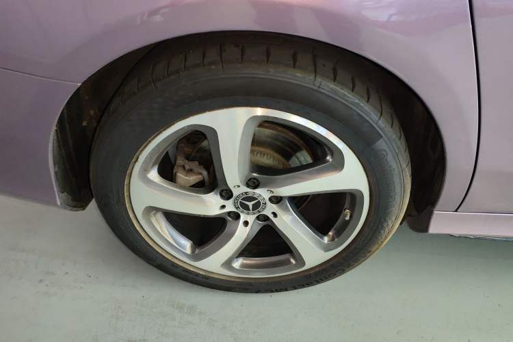 Used Mercedes-Benz E-Class 2019 Restyled E 300 L Sport Luxury Edition Right Rear Wheel Hub