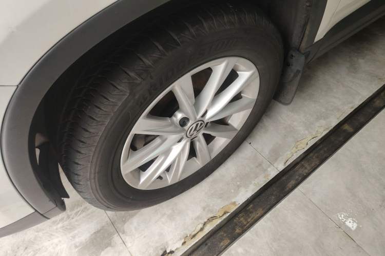 Used Volkswagen Tiguan 2015 1.8TSI Automatic Two-Wheel Drive Comfort Edition Exterior 4