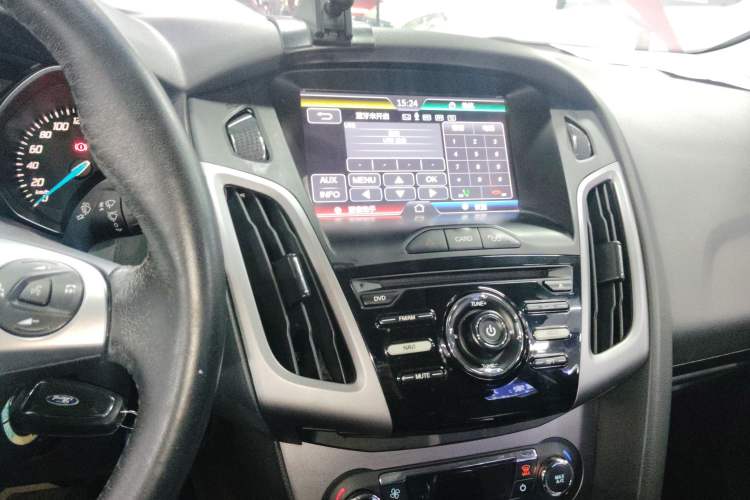 Used Ford Focus 2012 Sedan 1.6L Automatic Fashion Edition Audio And AC Panel