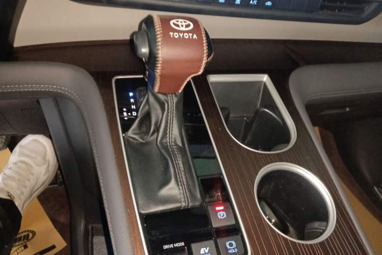Used Toyota SIENNA 2021 2.5L Hybrid Comfort Edition Gear Lever