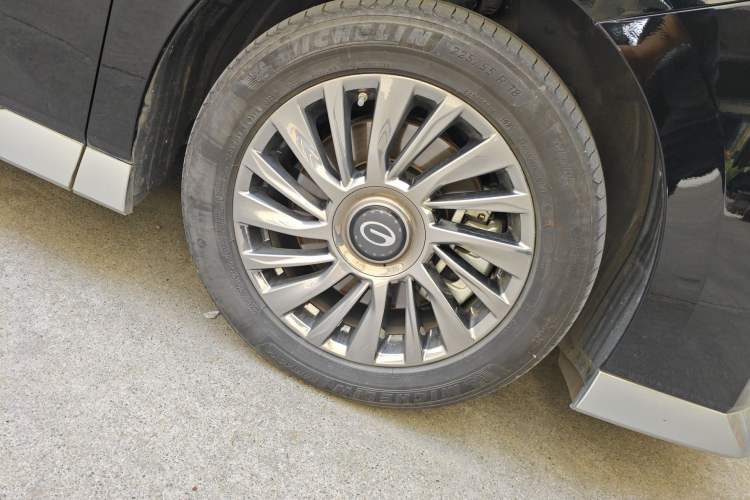 Used GAC Trumpchi M8 2023 Zongshi Series 400T Flagship Edition Right Front Wheel Hub