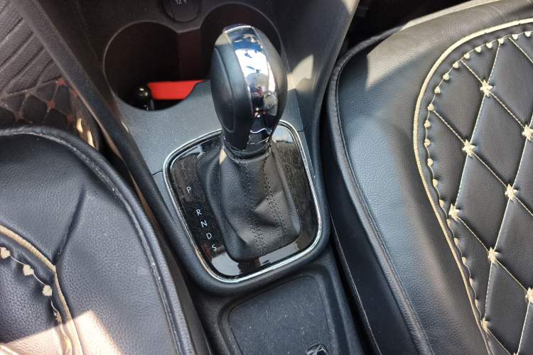 Used Volkswagen Polo 2018 1.5L Automatic Enjoyment Model Gear Lever