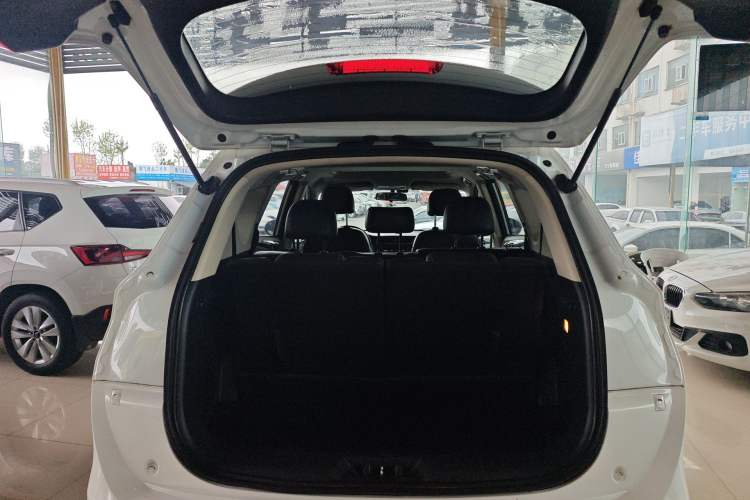 Used Dongfeng Fengon 580 2017 1.8L Manual Comfort Model Trunk