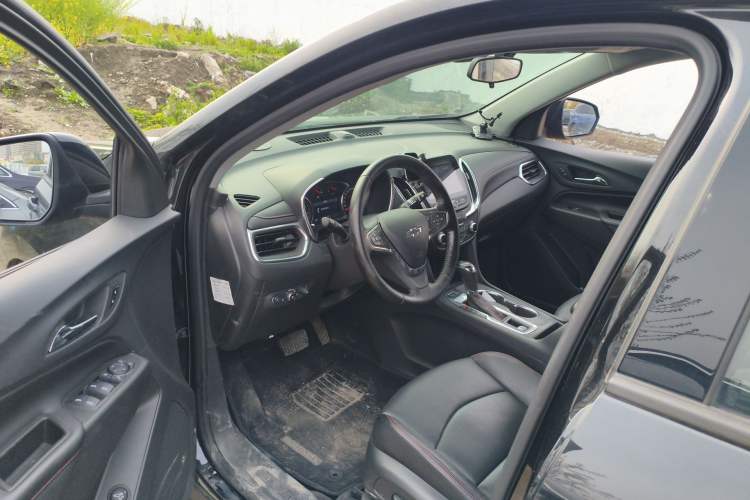 Used Chevrolet Equinox 2019 Redline 550T Automatic All-Wheel-Drive RS Model China VI Standard Driver Seat