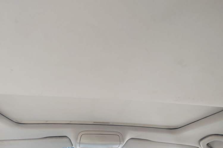 Used Volkswagen Sagitar 2012 1.6L Automatic Fashion Edition Headliner