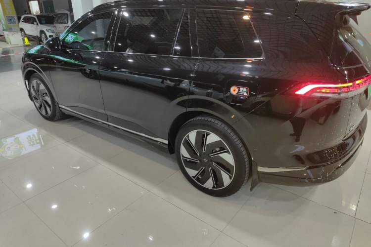 Used Dongfeng eπ eπ008 2024 210Max Range-Extended Version 6 Seats