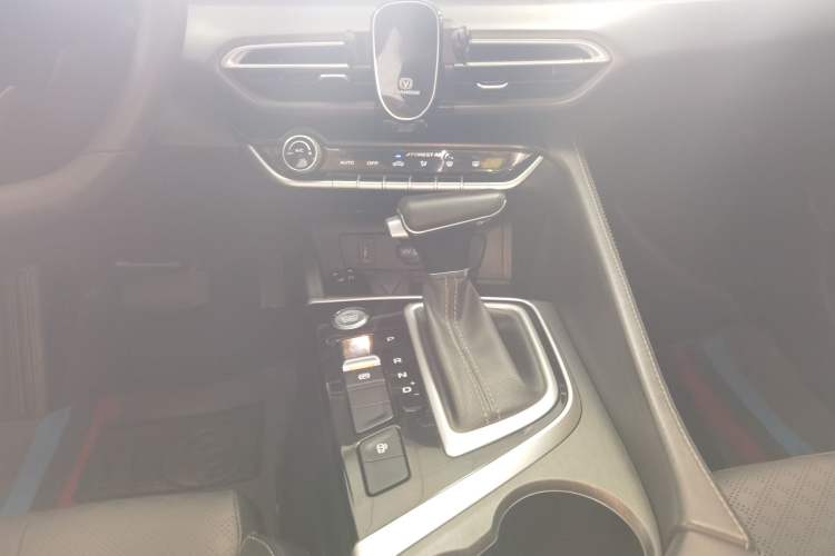 Used CHANGAN Eado 2021 PLUS 1.6L GDI CVT Luxury Model Gear Lever