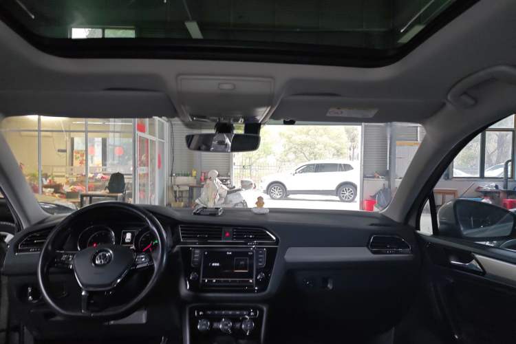 Used Volkswagen Tiguan L 2017 330TSI Automatic Two-Wheel Drive Flagship Edition
