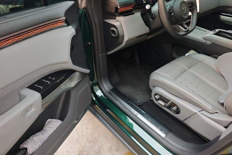 Used Zeekr 7X 2025 100 kWh Long-Range Rear-Wheel Drive with Intelligent Driving Features Driver Seat