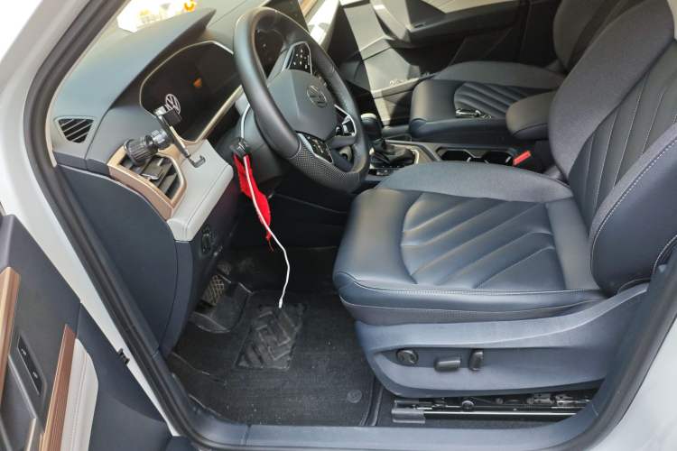 Used Volkswagen Tharu 2023 300TSI Two-Wheel-Drive Moonlight Edition