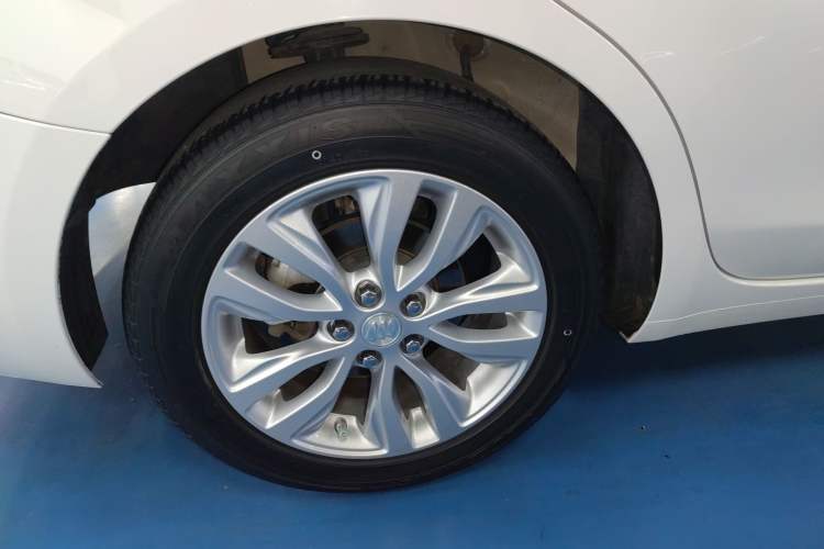 Used Buick GT 2021 Exemplar 1.5L Automatic Elite Version Right Rear Wheel Hub