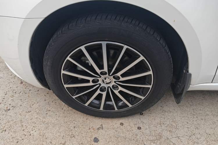 Used Skoda Octavia 2018 TSI230 DSG Luxury Enjoyment Edition Left Front Wheel Hub