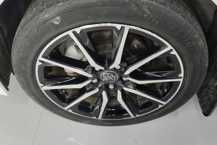 Used Toyota Levin 2023 Smart Electric Hybrid Dual-Engine 1.8L Sport Edition Left Front Wheel Hub